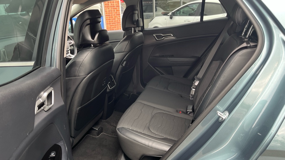 Kia Sportage 1.6T GDi ISG 3 5dr Petrol Estate - Image 16