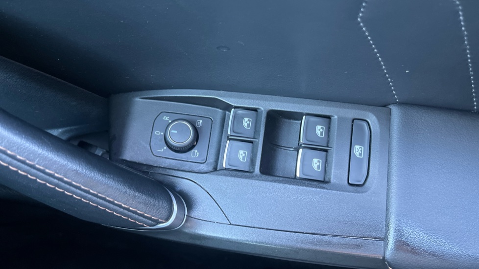 CUPRA Formentor 1.4 eHybrid 204 V1 5dr DSG Estate - Image 21