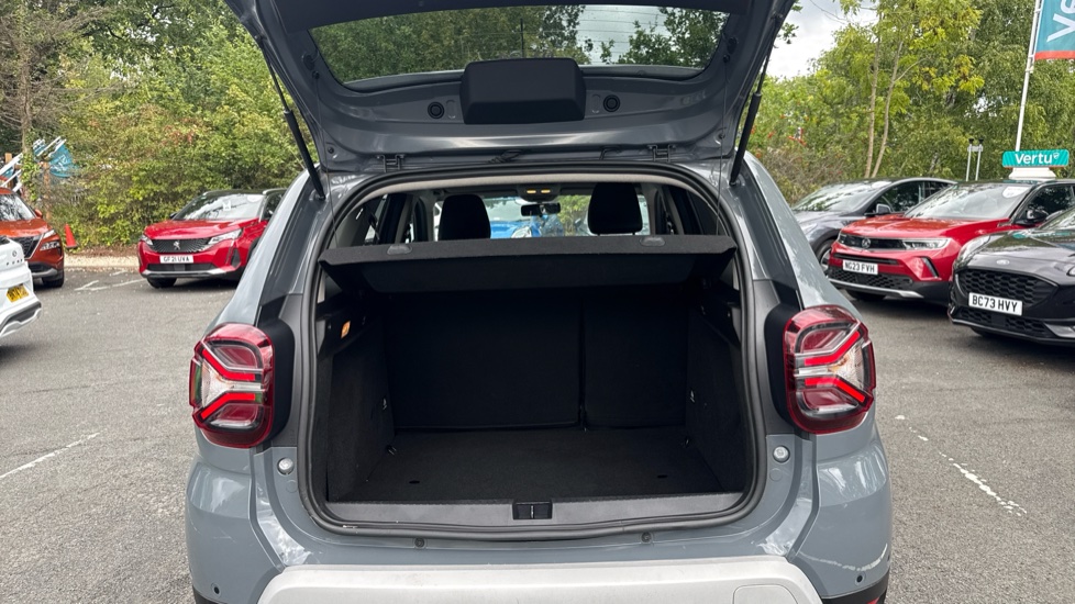 Dacia Duster 1.3 TCe 150 Extreme SE 5dr EDC Petrol Estate - Image 4