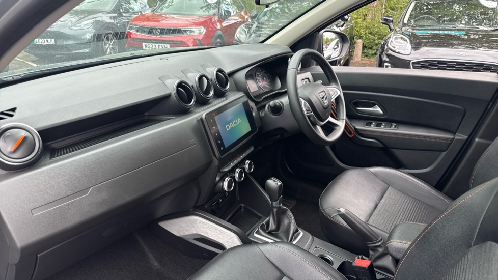 Dacia Duster 1.3 TCe 150 Extreme SE 5dr EDC Petrol Estate - Image 9