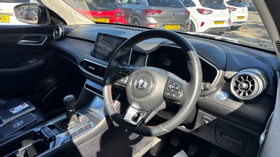 MG HS 1.5 T-GDI Excite 5dr Petrol Hatchback - Image 11