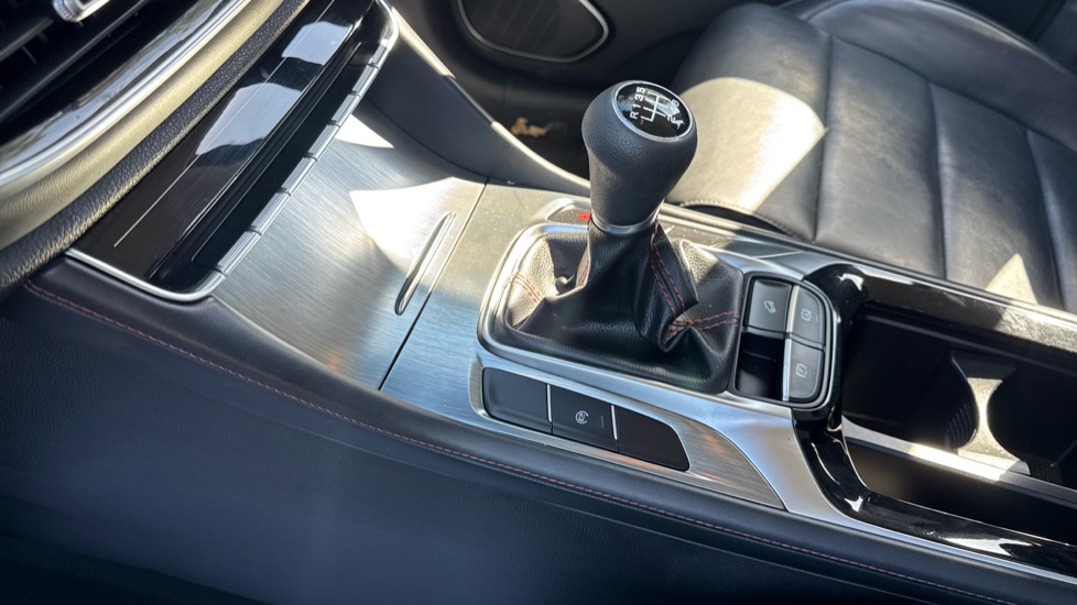 MG HS 1.5 T-GDI Excite 5dr Petrol Hatchback - Image 13