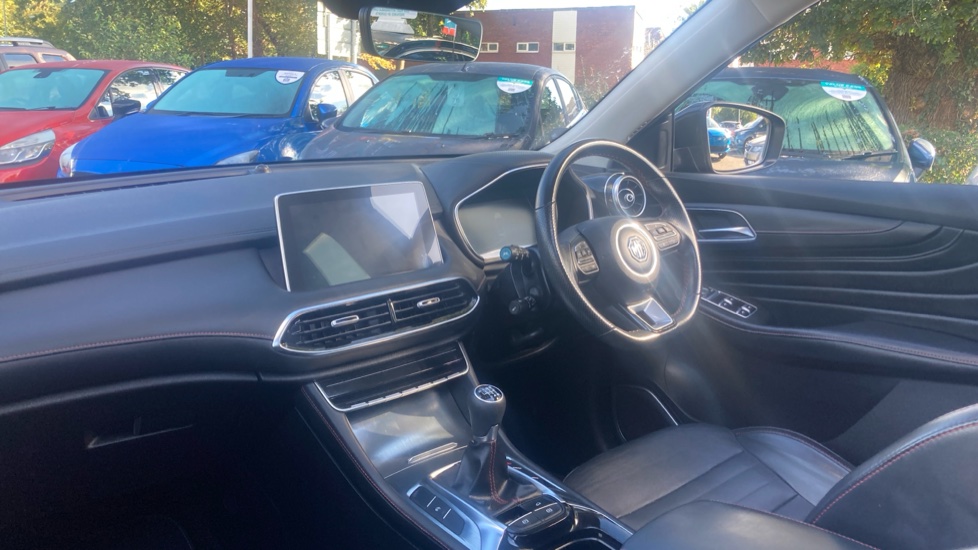 MG HS 1.5 T-GDI Exclusive 5dr Petrol Hatchback - Image 9