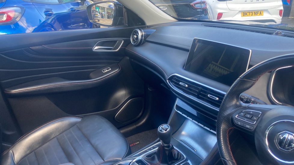 MG HS 1.5 T-GDI Exclusive 5dr Petrol Hatchback - Image 14