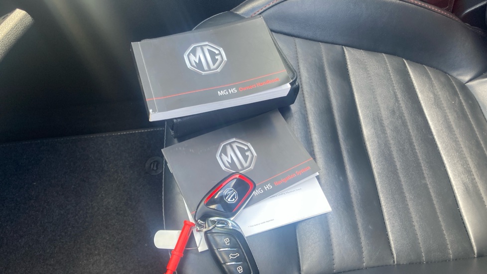 MG HS 1.5 T-GDI Exclusive 5dr Petrol Hatchback - Image 19