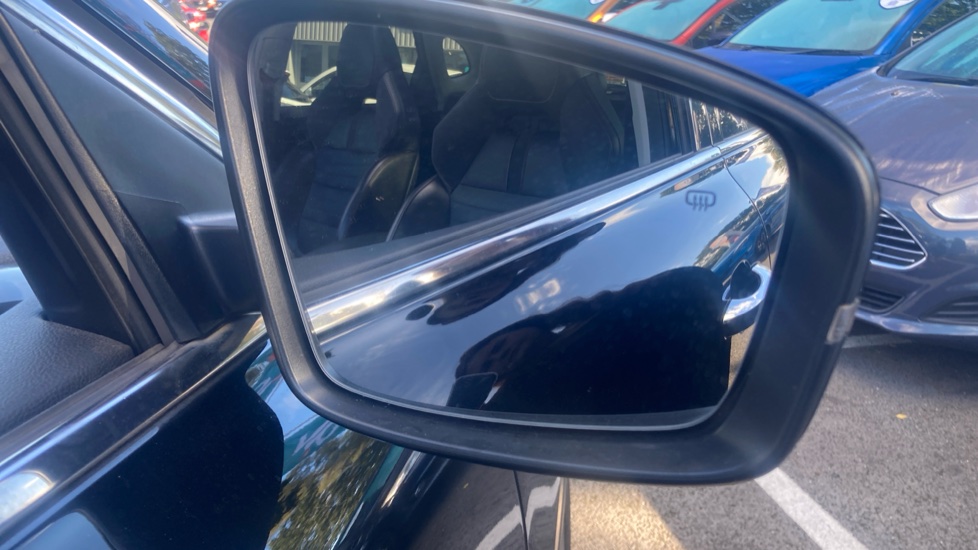 MG HS 1.5 T-GDI Exclusive 5dr Petrol Hatchback - Image 37