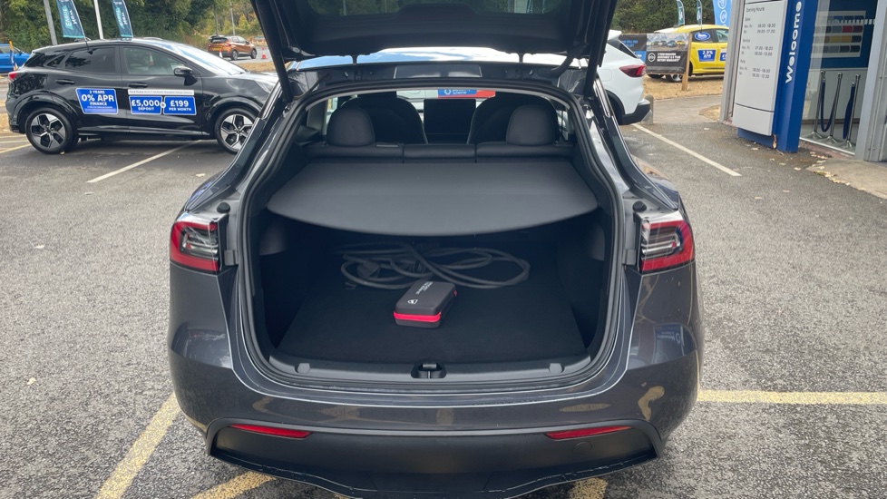 Tesla Model Y RWD 5dr Auto Electric Hatchback - Image 4