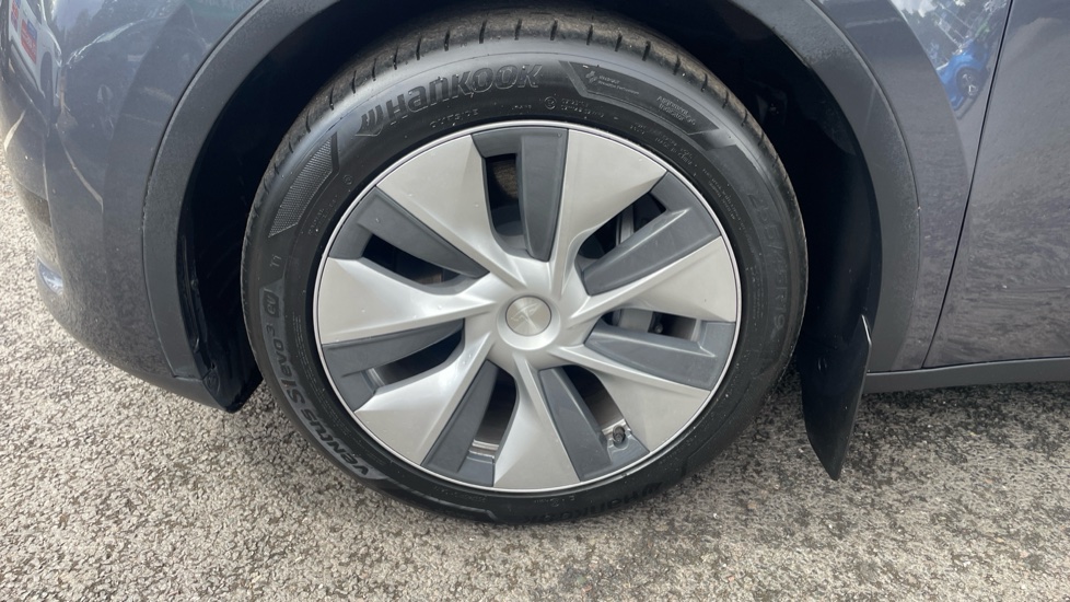 Tesla Model Y RWD 5dr Auto Electric Hatchback - Image 23
