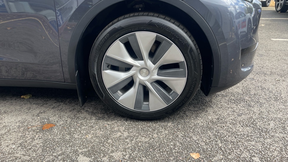 Tesla Model Y RWD 5dr Auto Electric Hatchback - Image 27