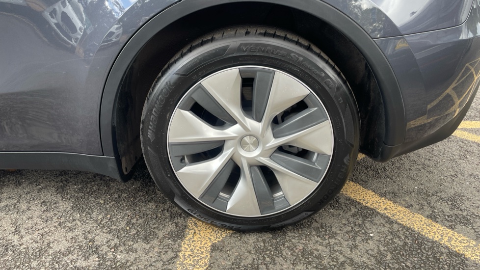 Tesla Model Y RWD 5dr Auto Electric Hatchback - Image 32