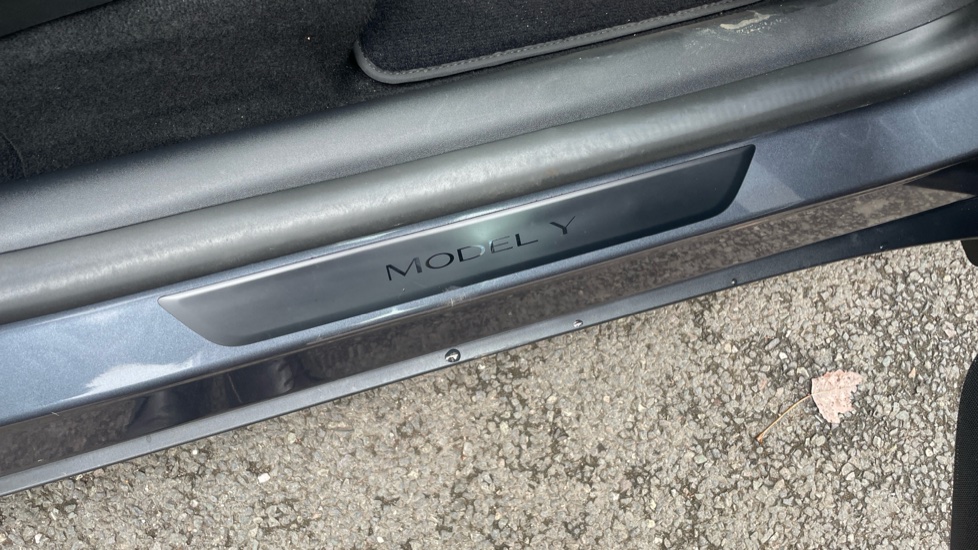 Tesla Model Y RWD 5dr Auto Electric Hatchback - Image 49