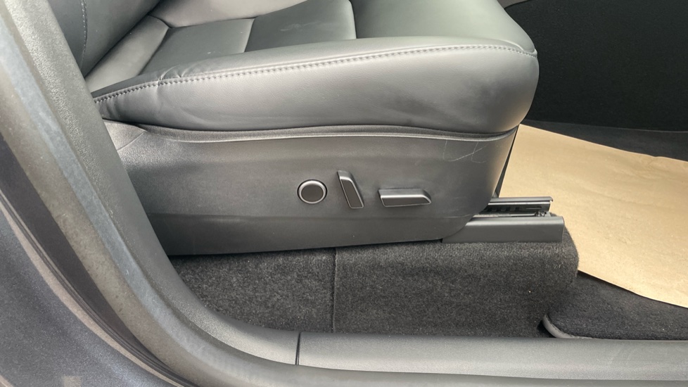 Tesla Model Y RWD 5dr Auto Electric Hatchback - Image 50