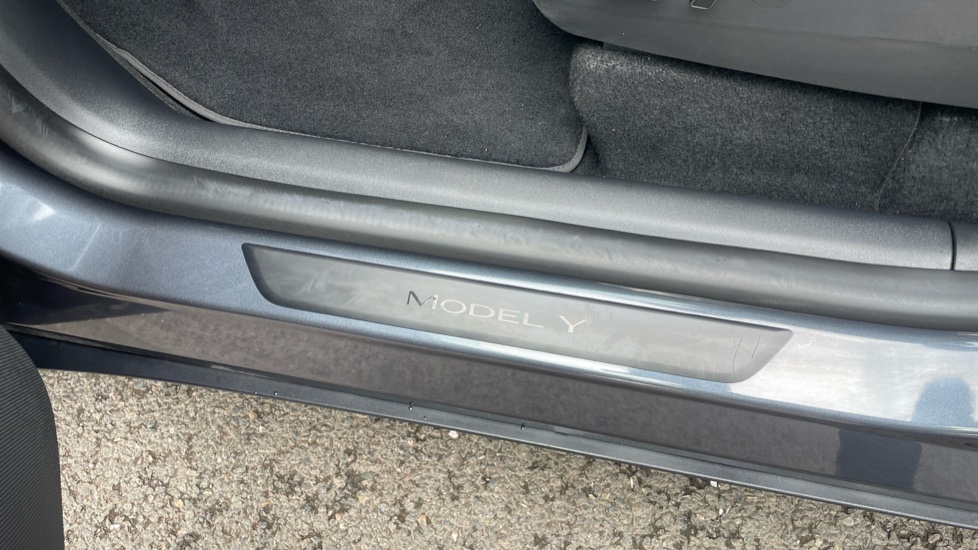 Tesla Model Y RWD 5dr Auto Electric Hatchback - Image 52