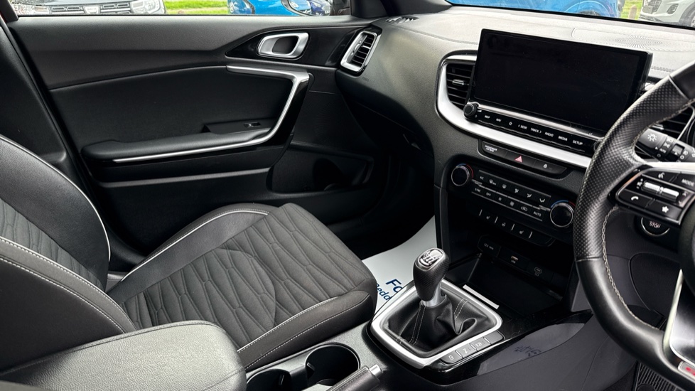 Kia Ceed 1.5T GDi ISG GT-Line 5dr Petrol Hatchback - Image 14