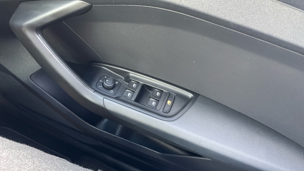 Audi A1 25 TFSI Technik 5dr Petrol Hatchback - Image 31