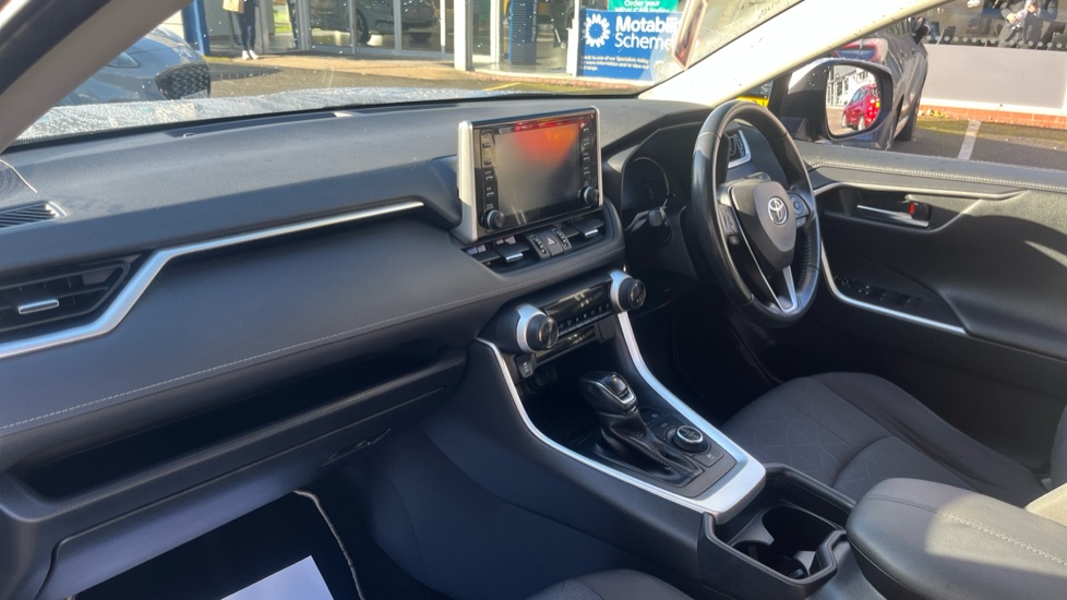 Toyota RAV4 2.5 VVT-i Hybrid Design 5dr CVT Hybrid Estate - Image 9