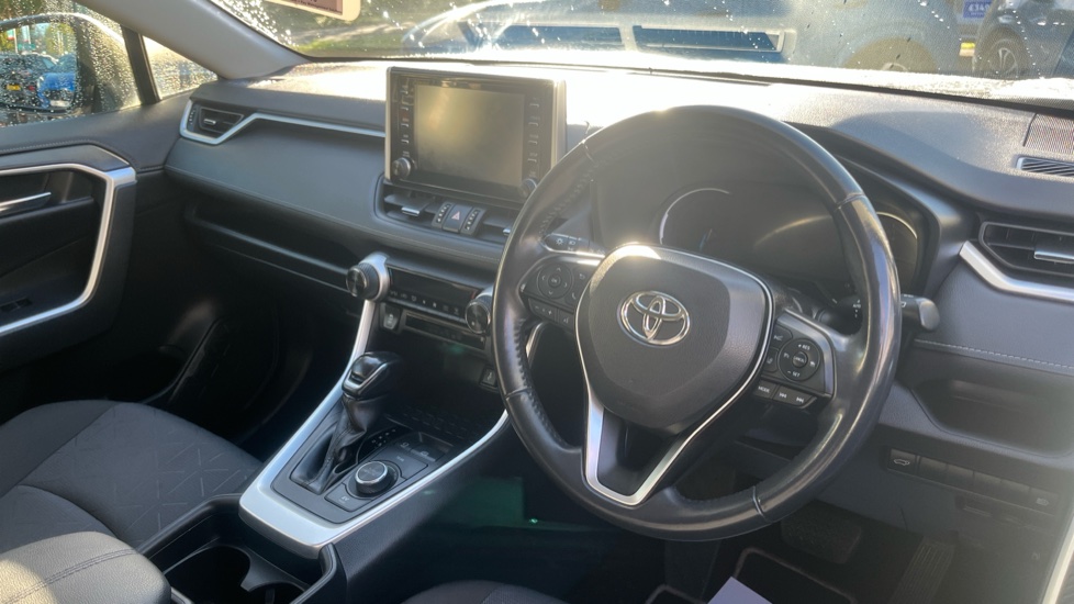Toyota RAV4 2.5 VVT-i Hybrid Design 5dr CVT Hybrid Estate - Image 11