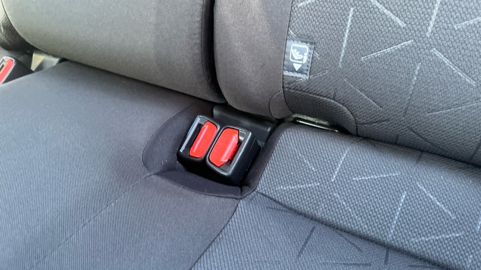 Toyota RAV4 2.5 VVT-i Hybrid Design 5dr CVT Hybrid Estate - Image 17