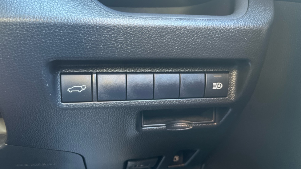 Toyota RAV4 2.5 VVT-i Hybrid Design 5dr CVT Hybrid Estate - Image 23