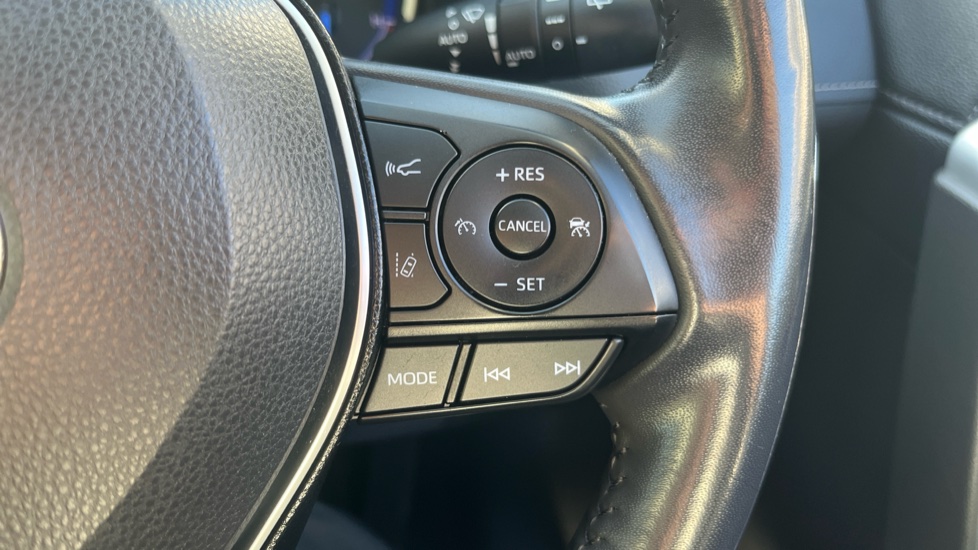Toyota RAV4 2.5 VVT-i Hybrid Design 5dr CVT Hybrid Estate - Image 24