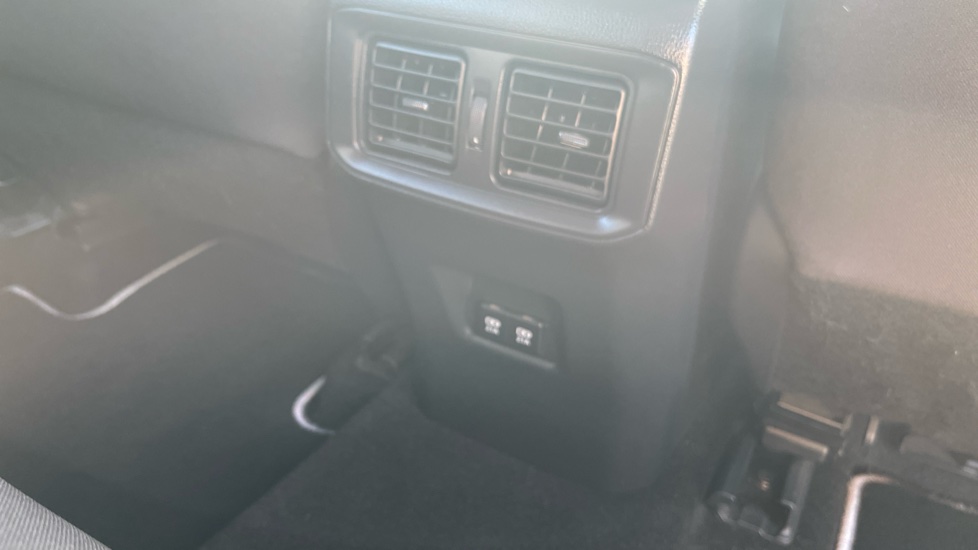 Toyota RAV4 2.5 VVT-i Hybrid Design 5dr CVT Hybrid Estate - Image 36