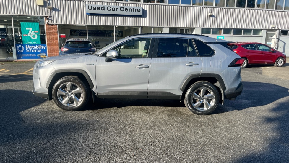 Toyota RAV4 2.5 VVT-i Hybrid Design 5dr CVT Hybrid Estate - Image 41