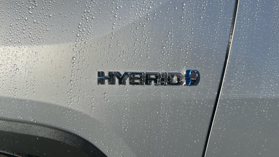 Toyota RAV4 2.5 VVT-i Hybrid Design 5dr CVT Hybrid Estate - Image 42