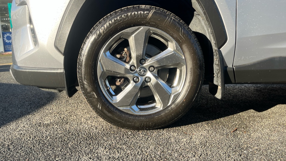 Toyota RAV4 2.5 VVT-i Hybrid Design 5dr CVT Hybrid Estate - Image 43