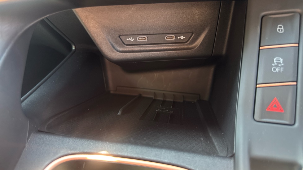 CUPRA Terramar 1.5 eTSI 150 V2 5dr DSG Petrol Hatchback - Image 44