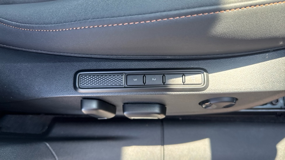CUPRA Terramar 1.5 eTSI 150 V2 5dr DSG Petrol Hatchback - Image 60