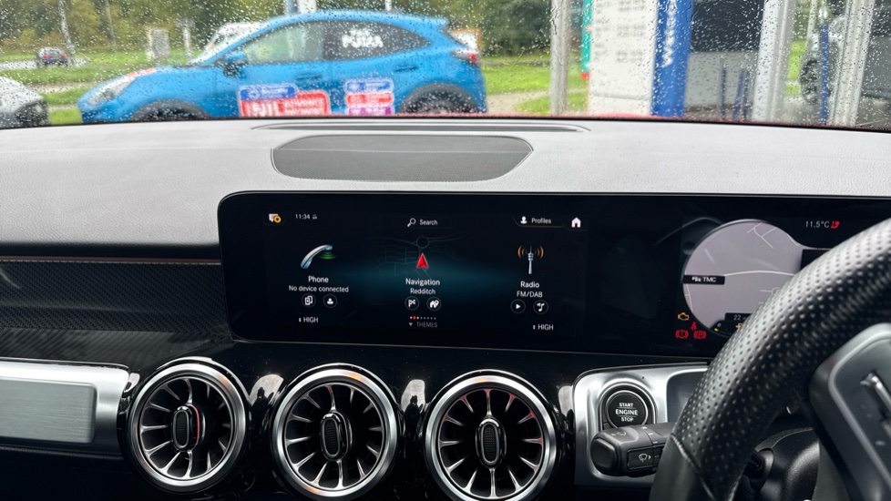 Mercedes-Benz GLB 200 AMG Line Premium 5dr 7G-Tronic Petrol Estate - Image 12