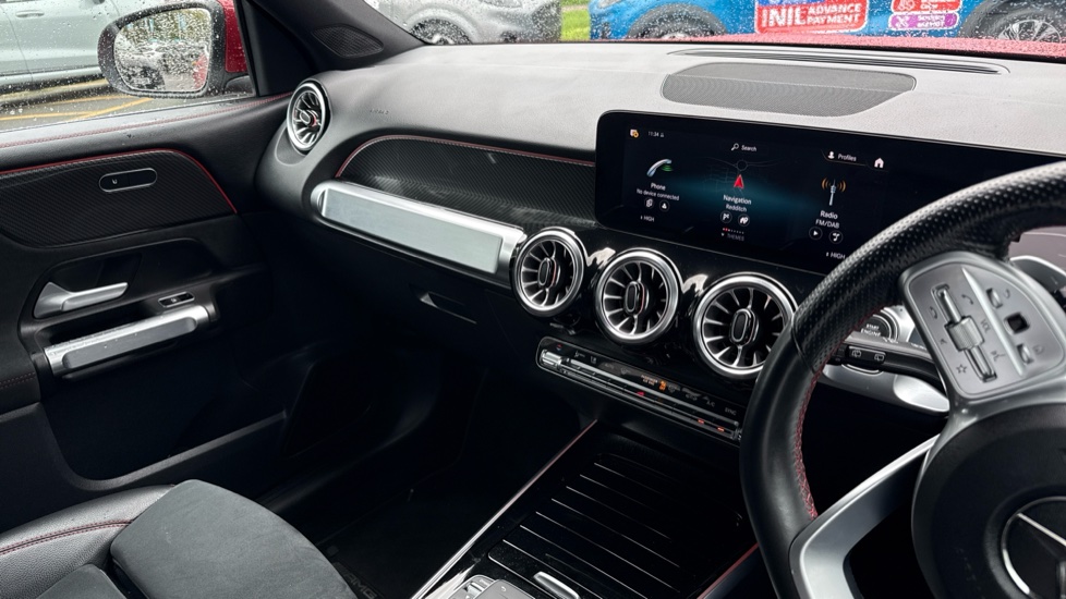 Mercedes-Benz GLB 200 AMG Line Premium 5dr 7G-Tronic Petrol Estate - Image 14
