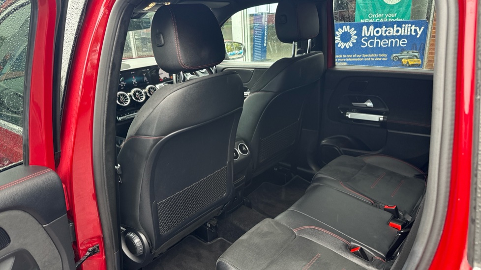 Mercedes-Benz GLB 200 AMG Line Premium 5dr 7G-Tronic Petrol Estate - Image 16