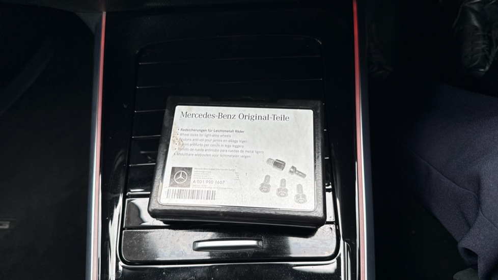 Mercedes-Benz GLB 200 AMG Line Premium 5dr 7G-Tronic Petrol Estate - Image 19