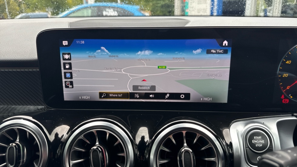 Mercedes-Benz GLB 200 AMG Line Premium 5dr 7G-Tronic Petrol Estate - Image 31