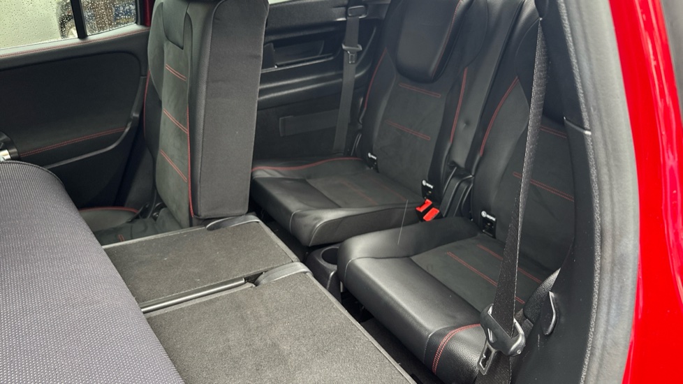 Mercedes-Benz GLB 200 AMG Line Premium 5dr 7G-Tronic Petrol Estate - Image 37