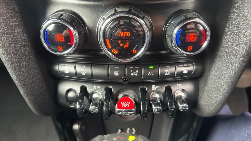 MINI Hatchback 2.0 Cooper S D 3dr Auto Diesel Hatchback - Image 33