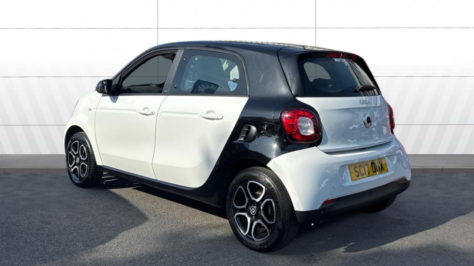 smart forfour hatchback 1.0 Prime Premium Plus 5dr Auto Petrol Hatchback - Image 2