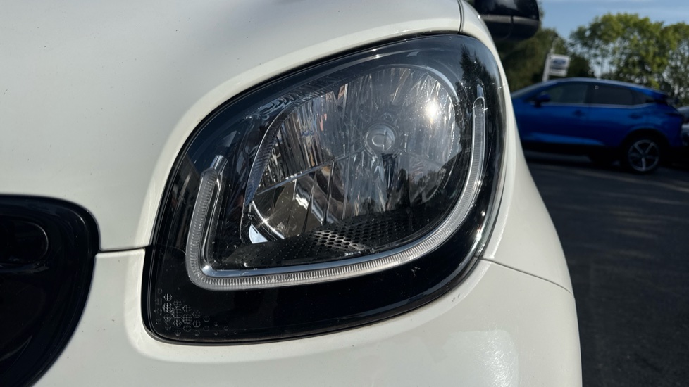 smart forfour hatchback 1.0 Prime Premium Plus 5dr Auto Petrol Hatchback - Image 8