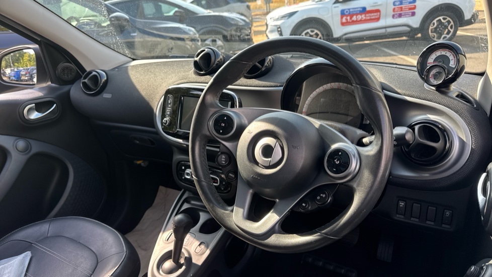 smart forfour hatchback 1.0 Prime Premium Plus 5dr Auto Petrol Hatchback - Image 11