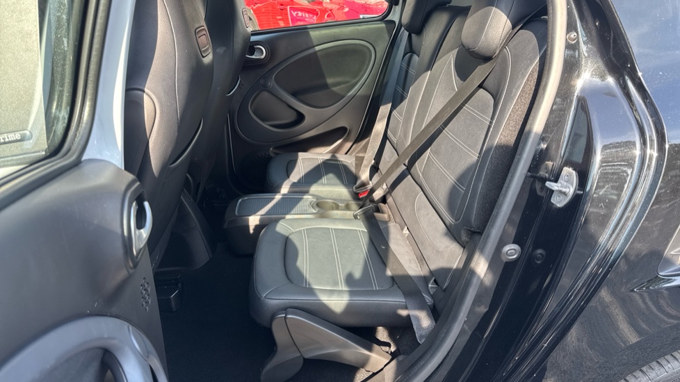 smart forfour hatchback 1.0 Prime Premium Plus 5dr Auto Petrol Hatchback - Image 16