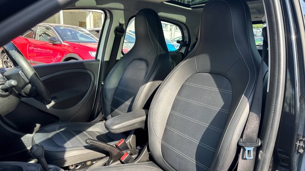 smart forfour hatchback 1.0 Prime Premium Plus 5dr Auto Petrol Hatchback - Image 34