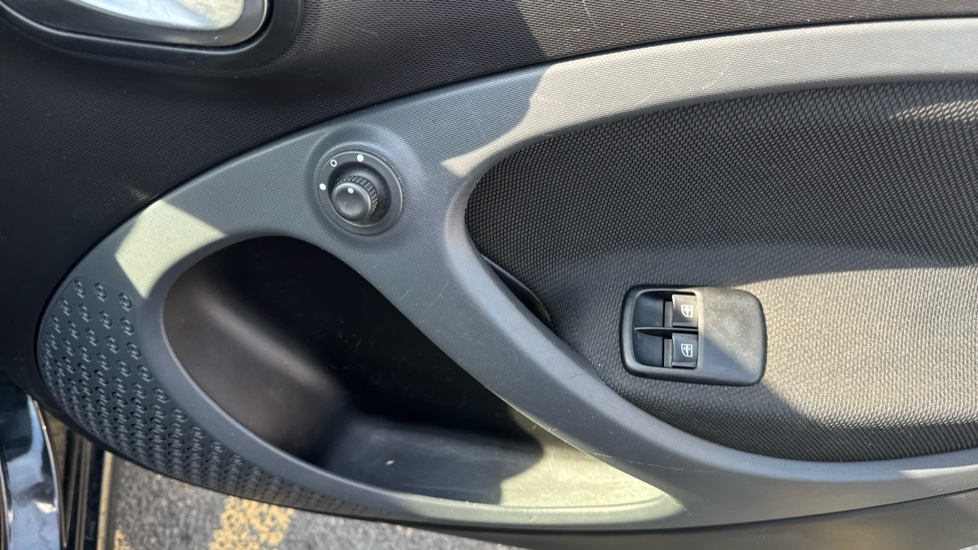 smart forfour hatchback 1.0 Prime Premium Plus 5dr Auto Petrol Hatchback - Image 35
