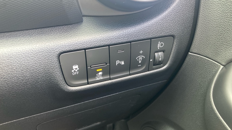 Hyundai KONA 150kW Premium 64kWh 5dr Auto Electric Hatchback - Image 41