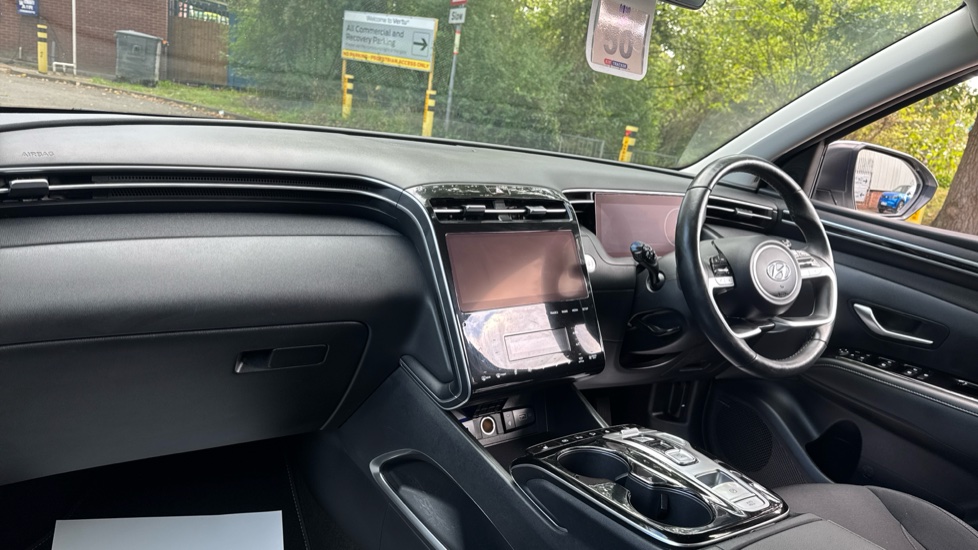 Hyundai TUCSON 1.6 TGDi Hybrid 230 Premium 5dr 2WD Auto Hybrid Estate - Image 9
