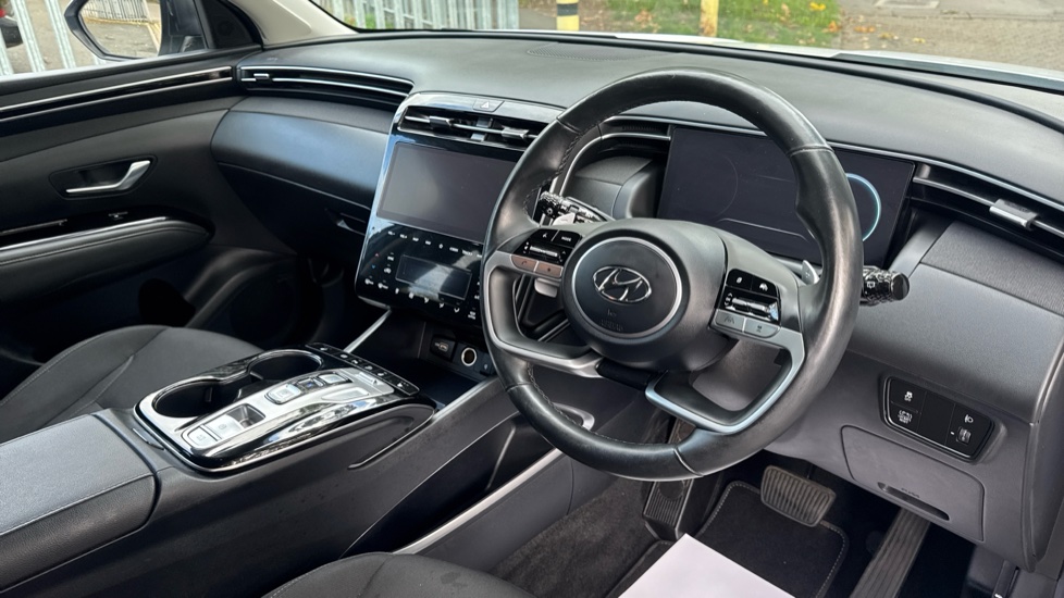 Hyundai TUCSON 1.6 TGDi Hybrid 230 Premium 5dr 2WD Auto Hybrid Estate - Image 11