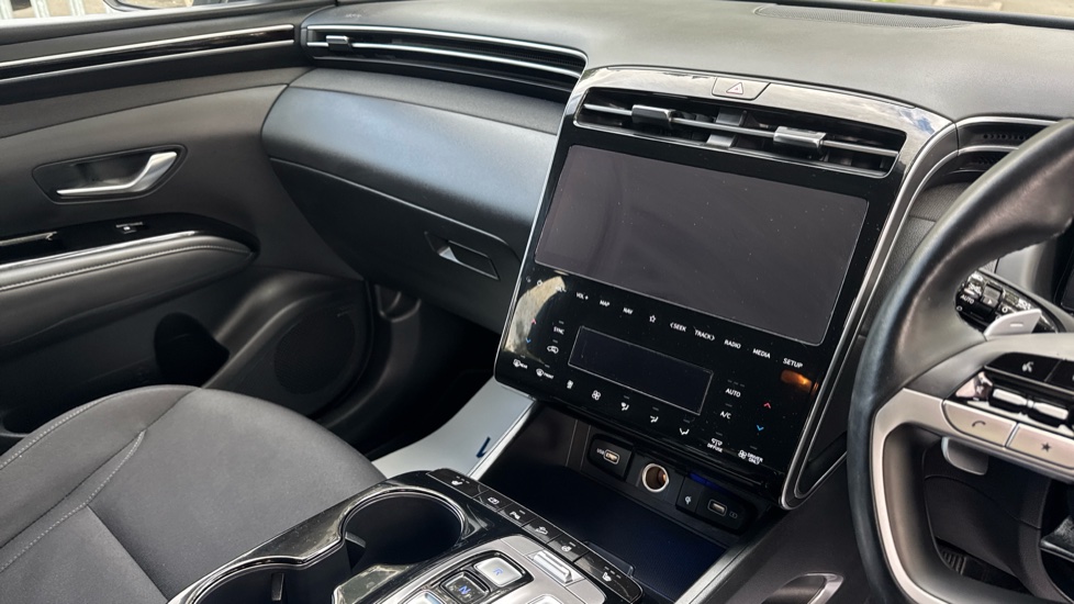 Hyundai TUCSON 1.6 TGDi Hybrid 230 Premium 5dr 2WD Auto Hybrid Estate - Image 14