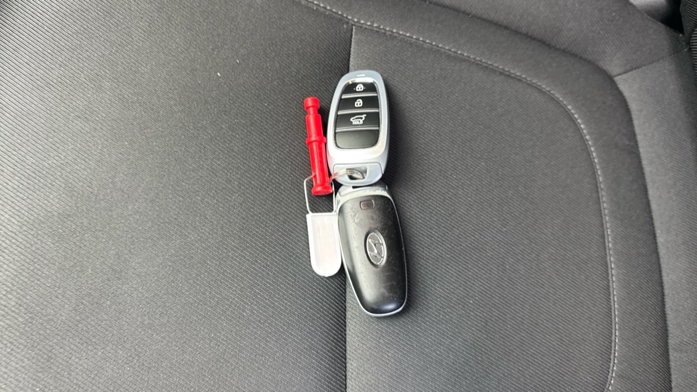 Hyundai TUCSON 1.6 TGDi Hybrid 230 Premium 5dr 2WD Auto Hybrid Estate - Image 20