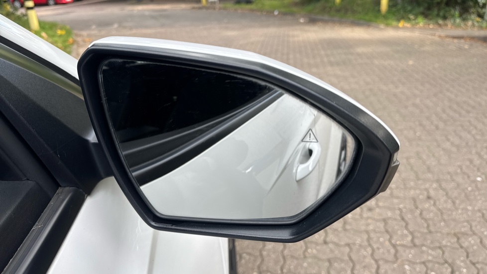 Hyundai TUCSON 1.6 TGDi Hybrid 230 Premium 5dr 2WD Auto Hybrid Estate - Image 24