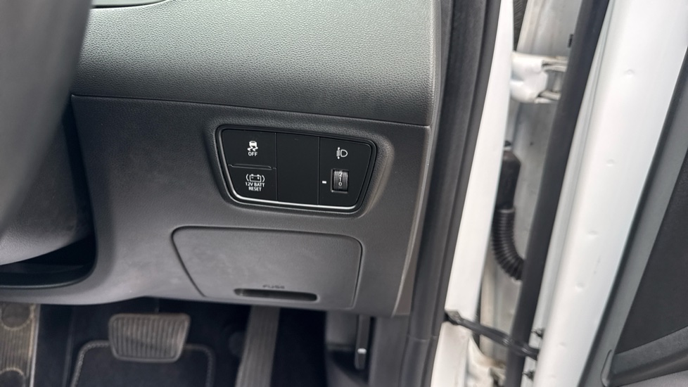 Hyundai TUCSON 1.6 TGDi Hybrid 230 Premium 5dr 2WD Auto Hybrid Estate - Image 27